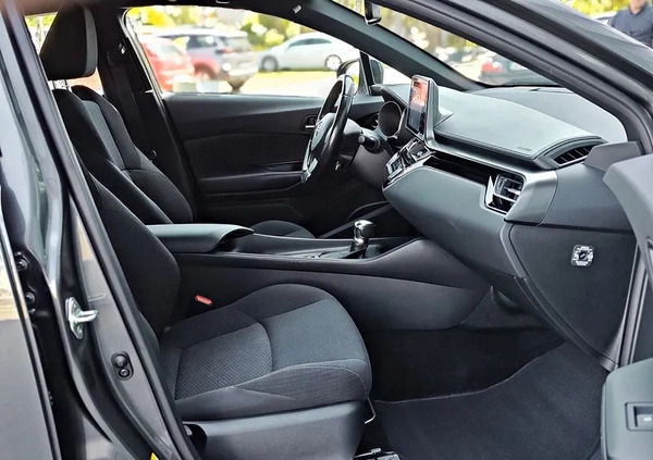 Toyota C-HR cena 84900 przebieg: 66000, rok produkcji 2017 z Kluczbork małe 742